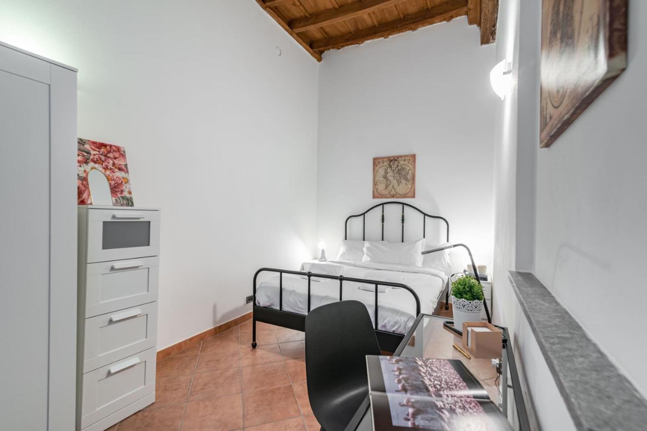 Апартаменты House Of Foscolo - Palazzo Cornazzani - By Host4U Павия Экстерьер фото
