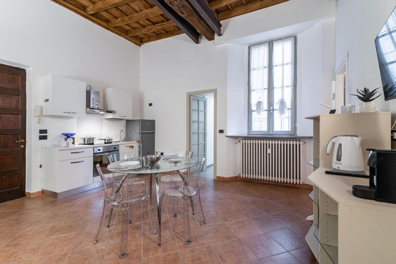 Апартаменты House Of Foscolo - Palazzo Cornazzani - By Host4U Павия Экстерьер фото