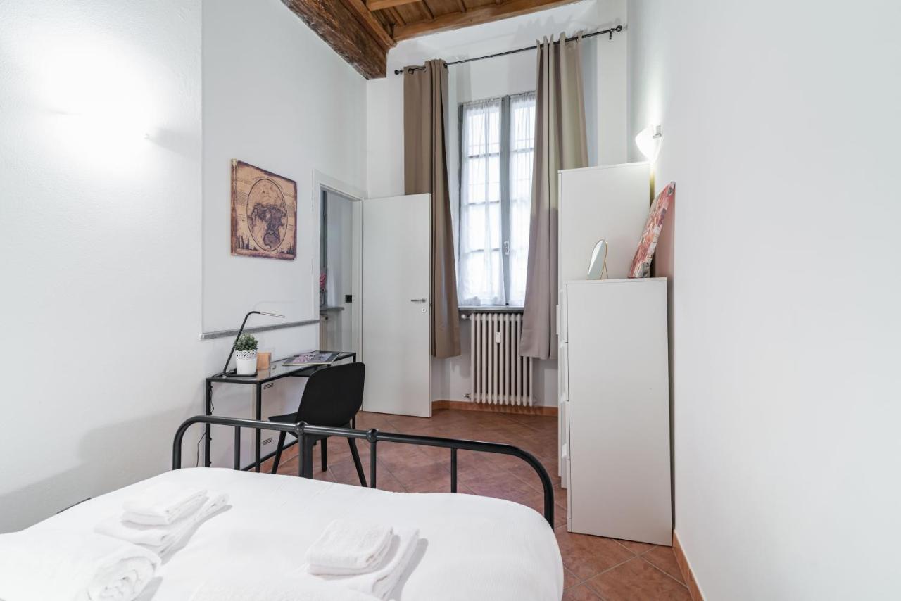 Апартаменты House Of Foscolo - Palazzo Cornazzani - By Host4U Павия Экстерьер фото