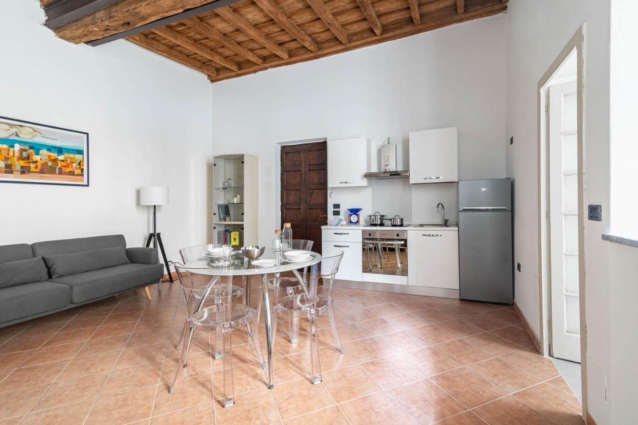 Апартаменты House Of Foscolo - Palazzo Cornazzani - By Host4U Павия Экстерьер фото